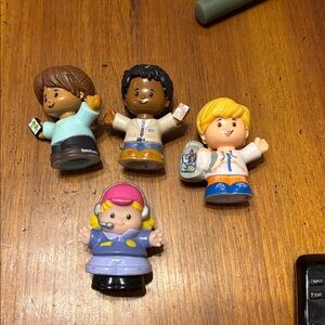 Little People total of 4 good used shape